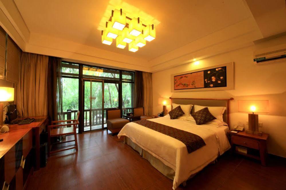 Country Garden Phoenix Hotel Jingmen Buitenkant foto