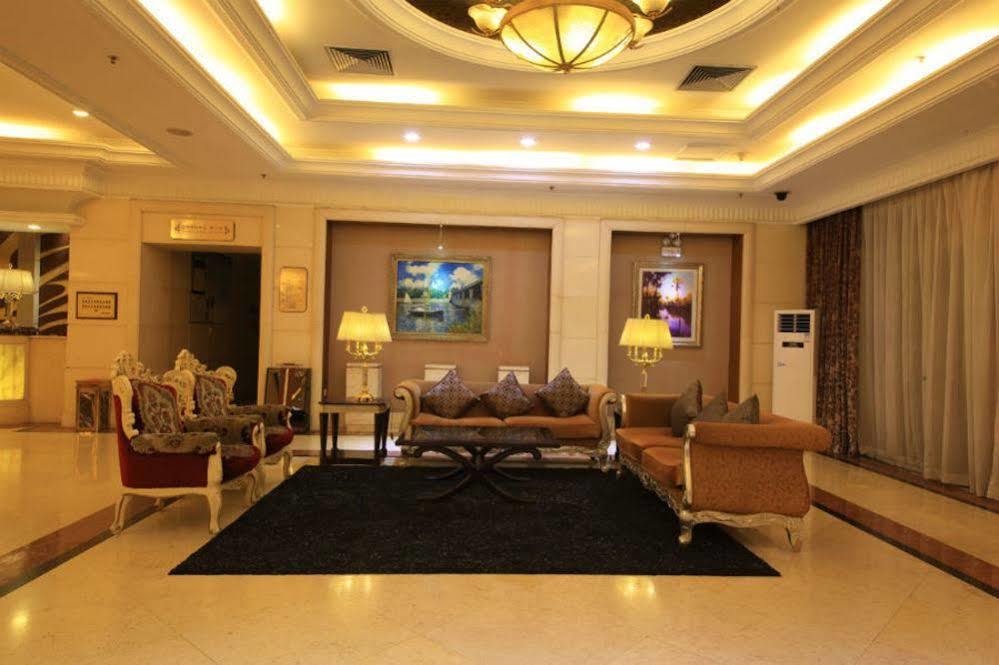 Country Garden Phoenix Hotel Jingmen Buitenkant foto